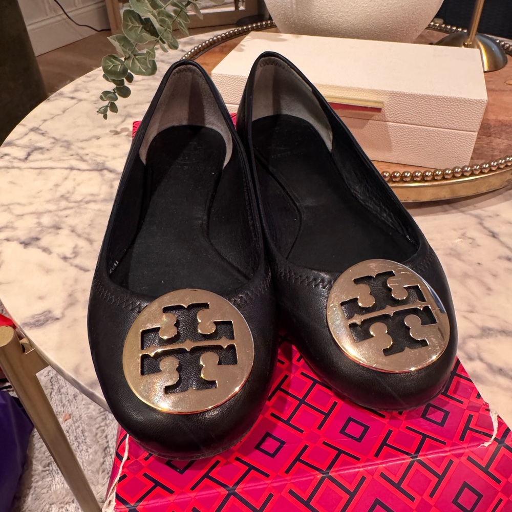 Tory Burch Black Leather Ballet Flats with Gold Logo Medallion Size 6.5